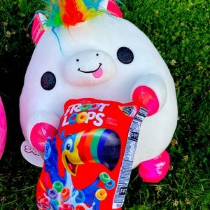 Squish, mellow snacks Fruit loops